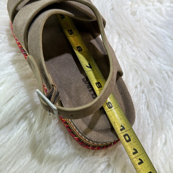 Muk Luks Tan platform sandals - Picture 5 of 8